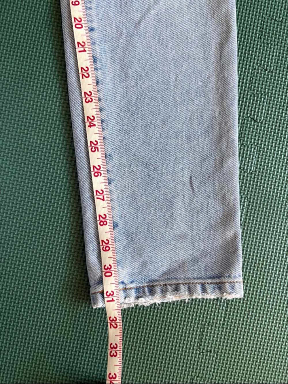 VTG Calvin Klein High Rise Tapered Leg Light Wash Jeans Size 26 Waist - Picture 14 of 16
